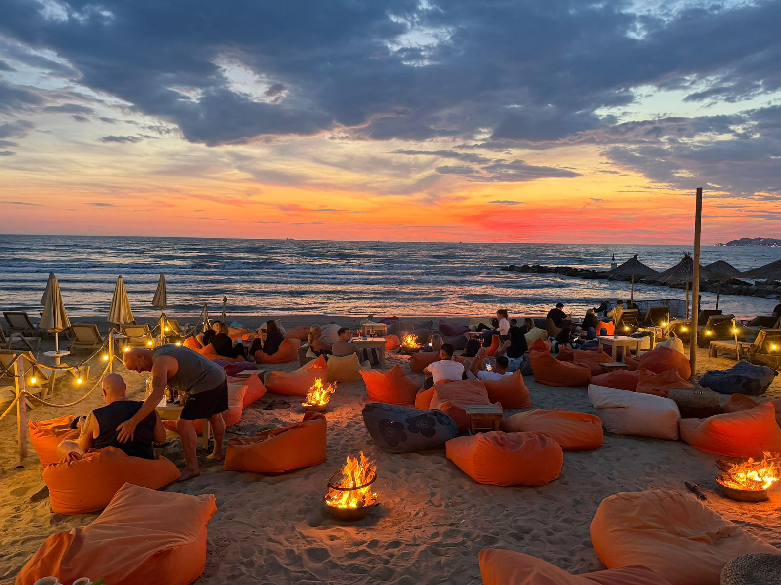 Sunset Sound Lounge